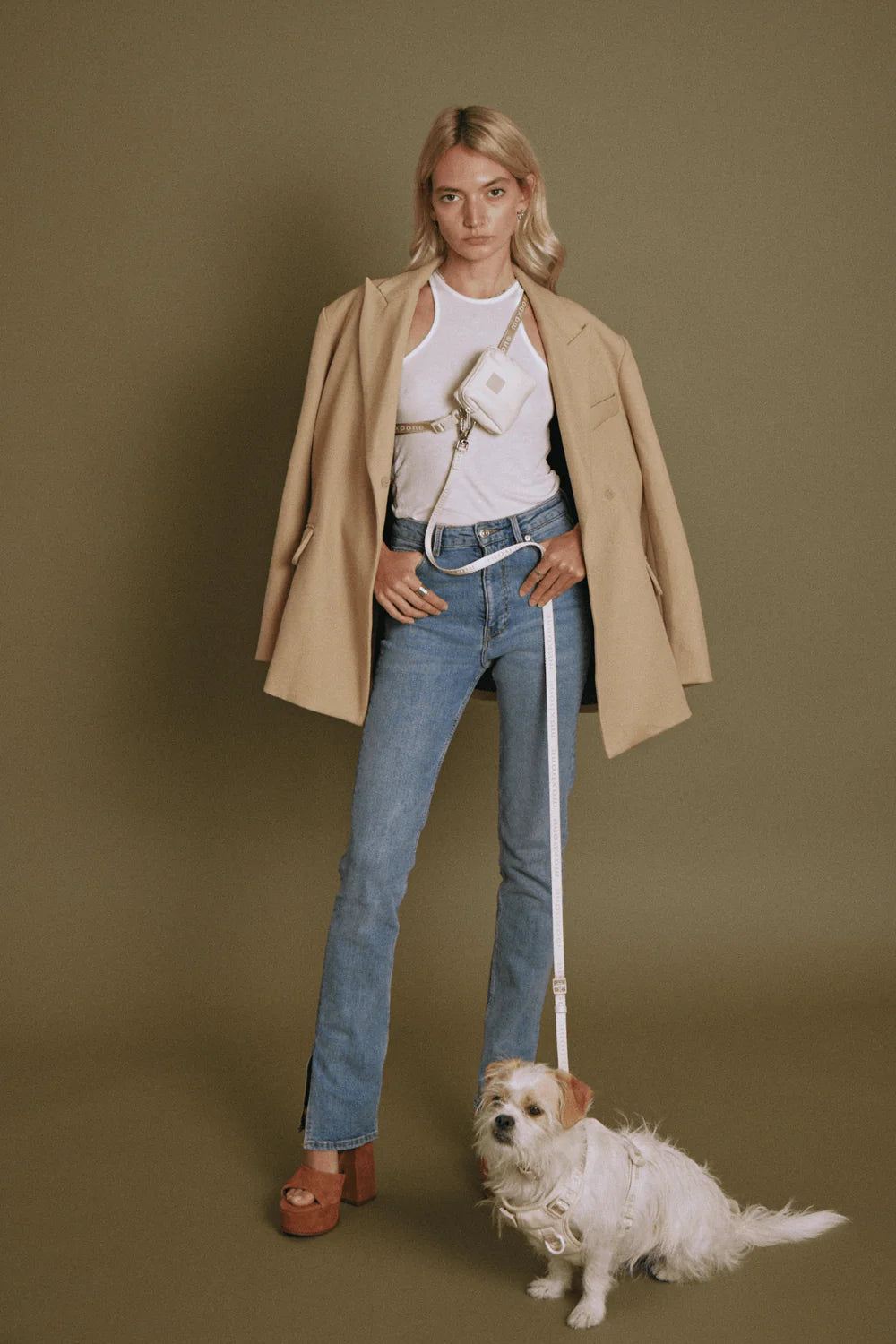 Model with maxbone handsfree leash